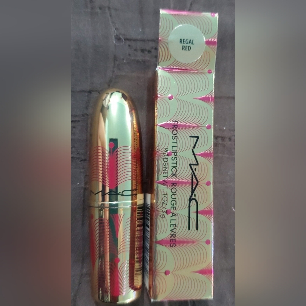 MAC Frost Lipstick LIMITED EDITION REGAL RED. BNIB - Picture 7 of 8
